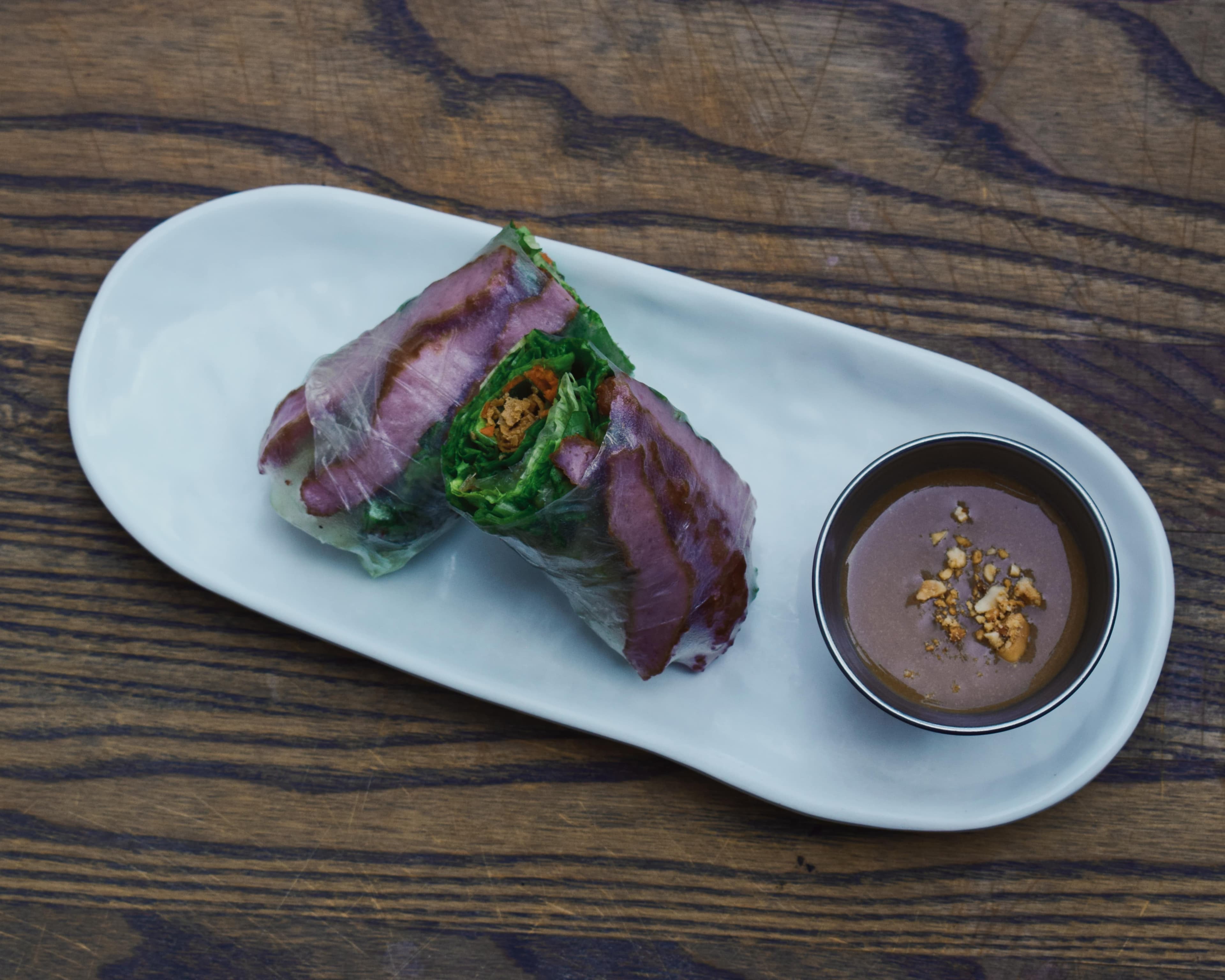 Garlic Pork Salad Roll